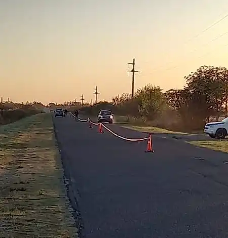 Un joven falleció al volcar la camioneta en la que viajaba