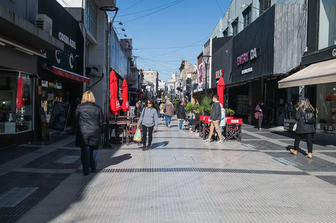 La Peatonal luce renovada con su puesta en valor