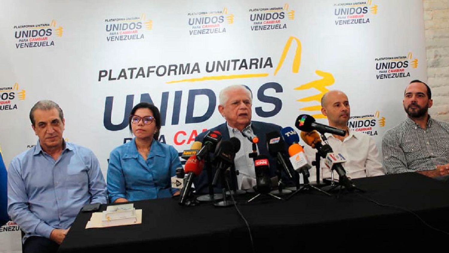 EL CNE INCUMPLE su propio cronograma para las presidenciales: denuncia la Plataforma Unitaria