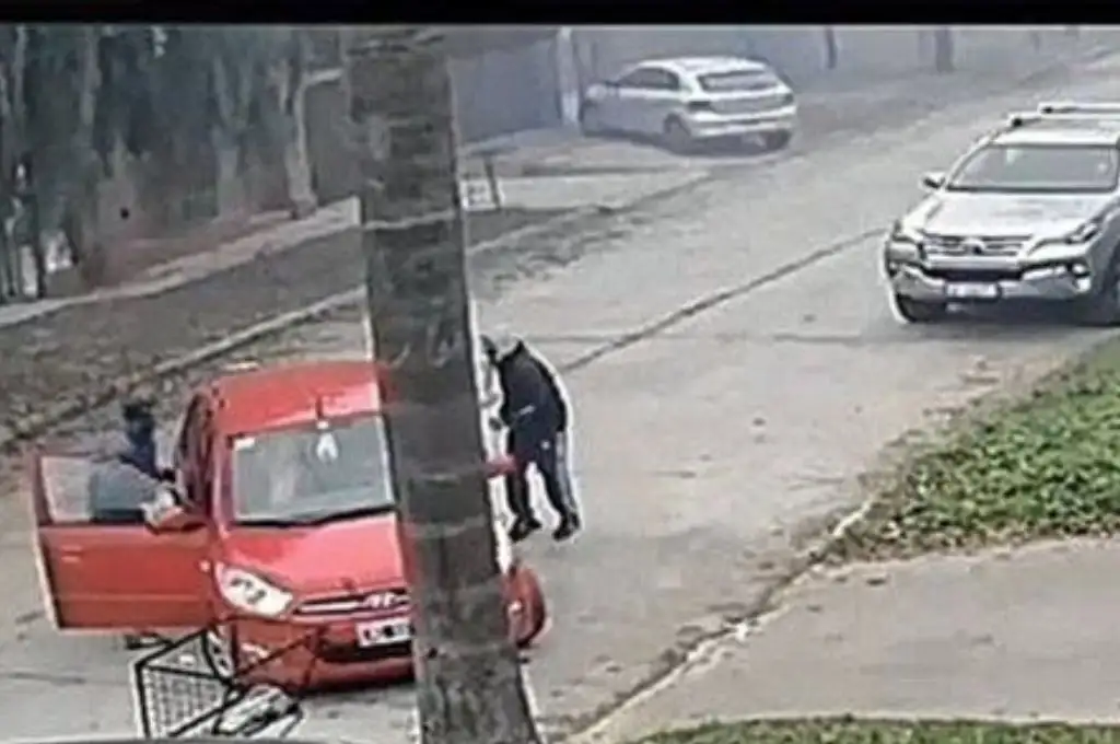 Video: aterrador asalto a dos mujeres en el barrio Guadalupe de la ciudad de Santa Fe
