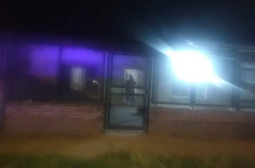 Atentado a la casa de un gremialista: dispararon 10 tiros, dejaron una carta amenazante y huyeron