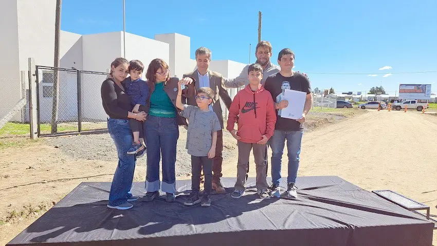 Satisfacción. Del jefe comunal Barrena, por la entrega realizada en la vecina ciudad