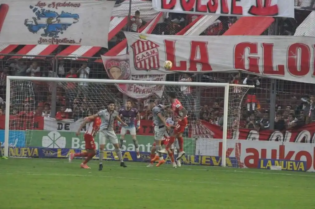 Colón se trajo un punto de Tucumán