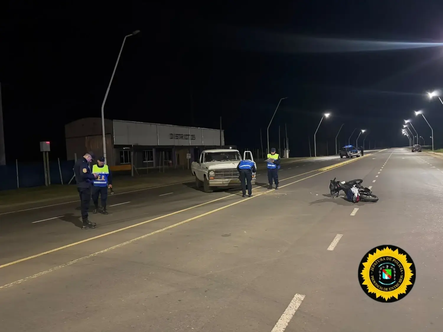 Un motociclista resultó herido tras chocar contra una camioneta