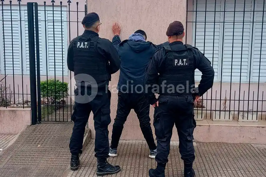 Un vecino de Esperanza denunció que un delincuente lo atacó y le cortó los dedos con un machete