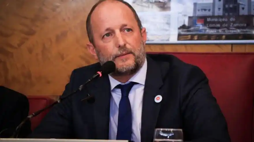 Martín Insaurralde dio positivo de COVID-19