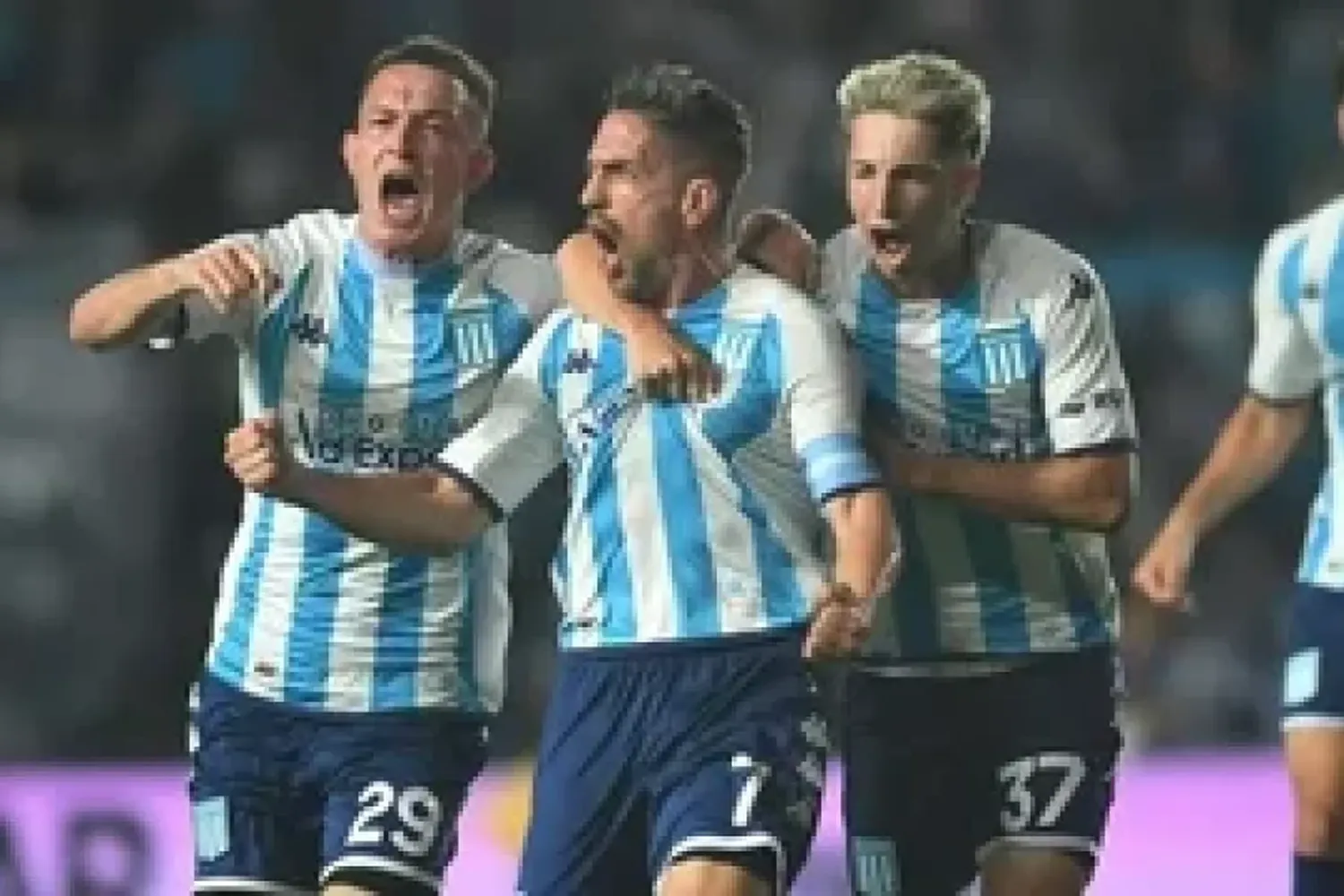 Racing  se quedó con el liderazgo de la Zona B