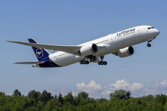 Lufthansa would register new Boeing 787s in Switzerland to avoid Trump’s tariffs