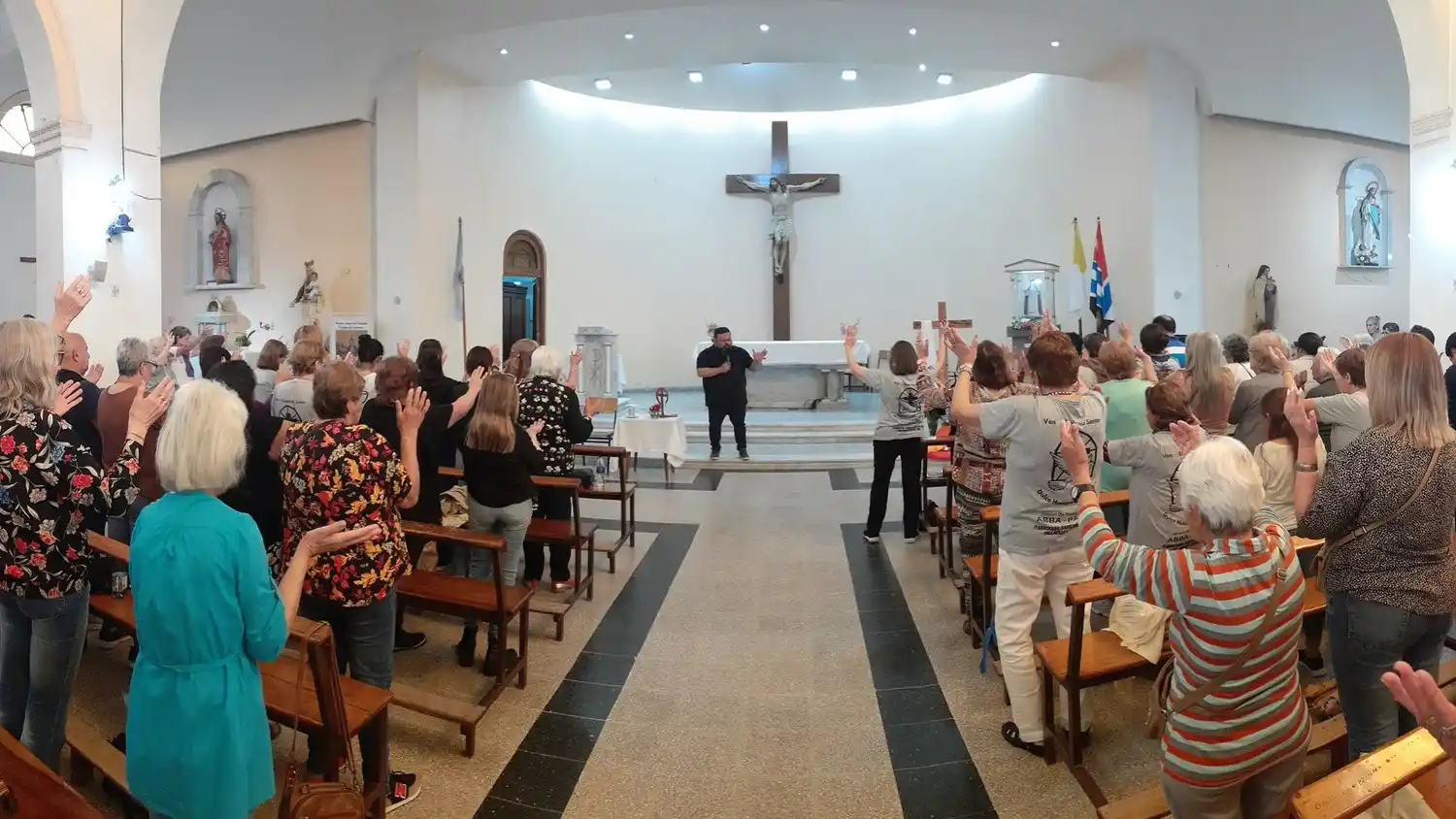 Nutrida concurrencia en los encuentros de Sanación y Liberación del Padre Martín Lampa