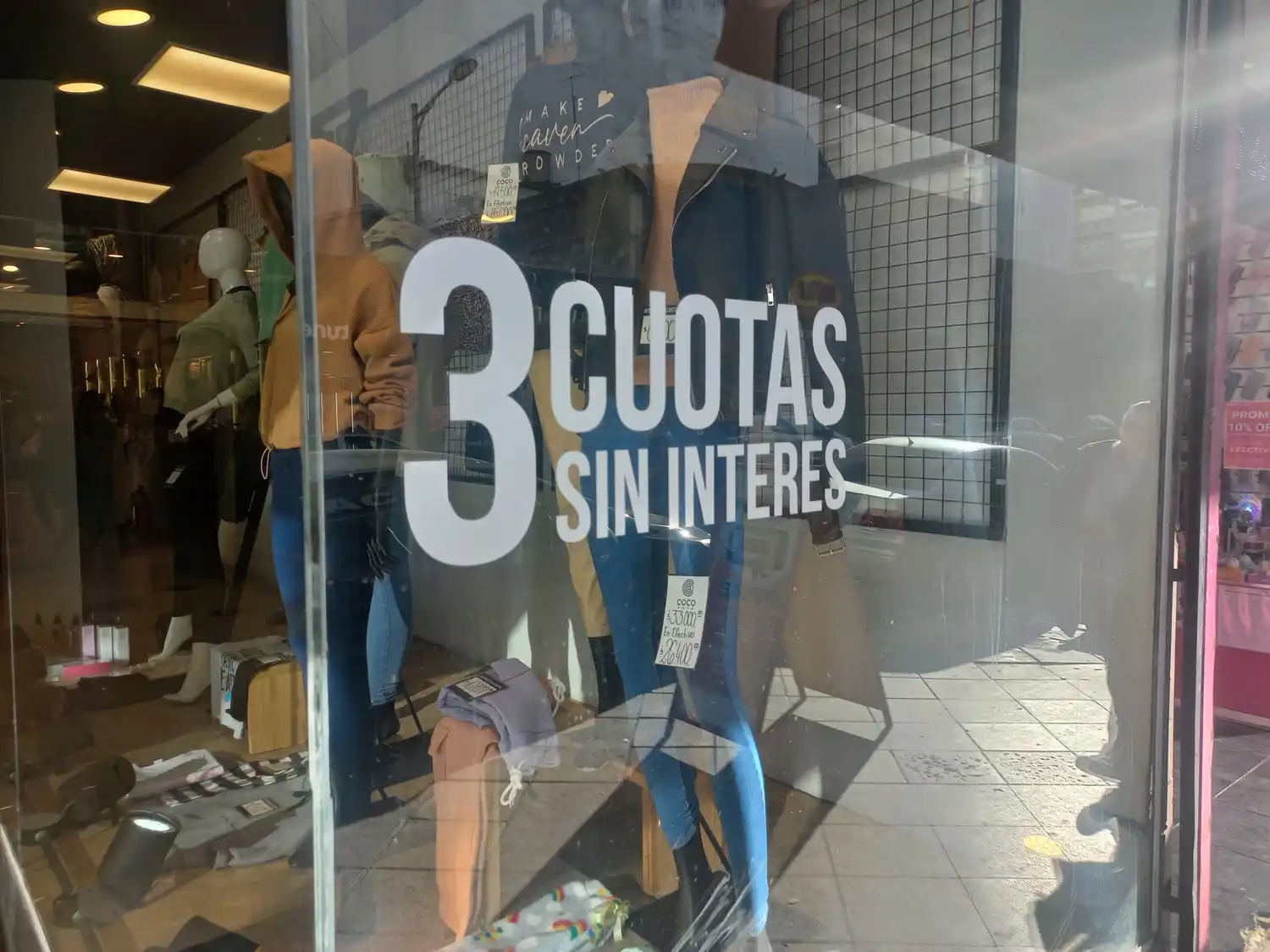 Las ventas en febrero de este año cayeron con relación a febrero del año pasado.