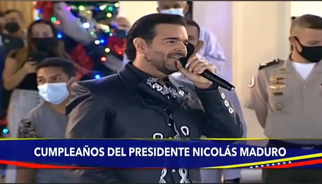 ¡Un obrero no puede pagar ese mariachi! Pablo Montero le canta a Maduro en su cumpleaños