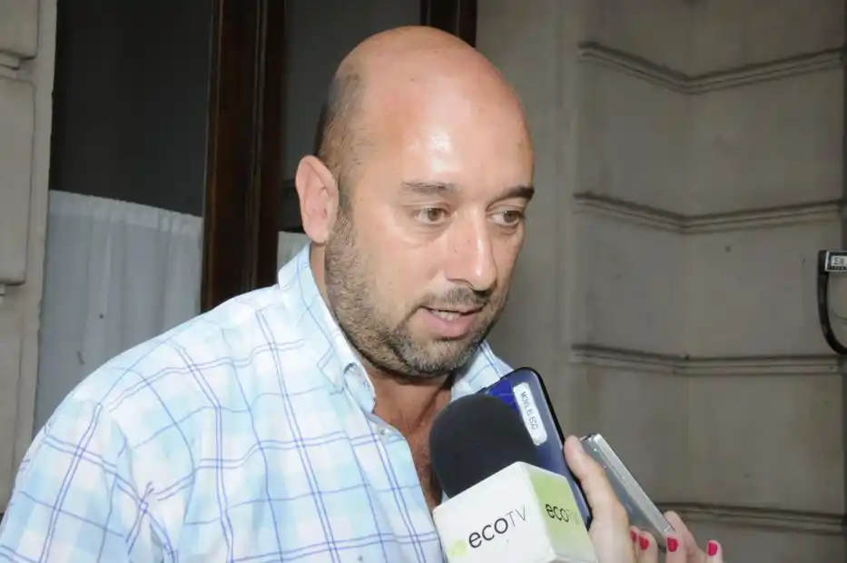 Polémica por realización de masiva fiesta que salpica al propio intendente