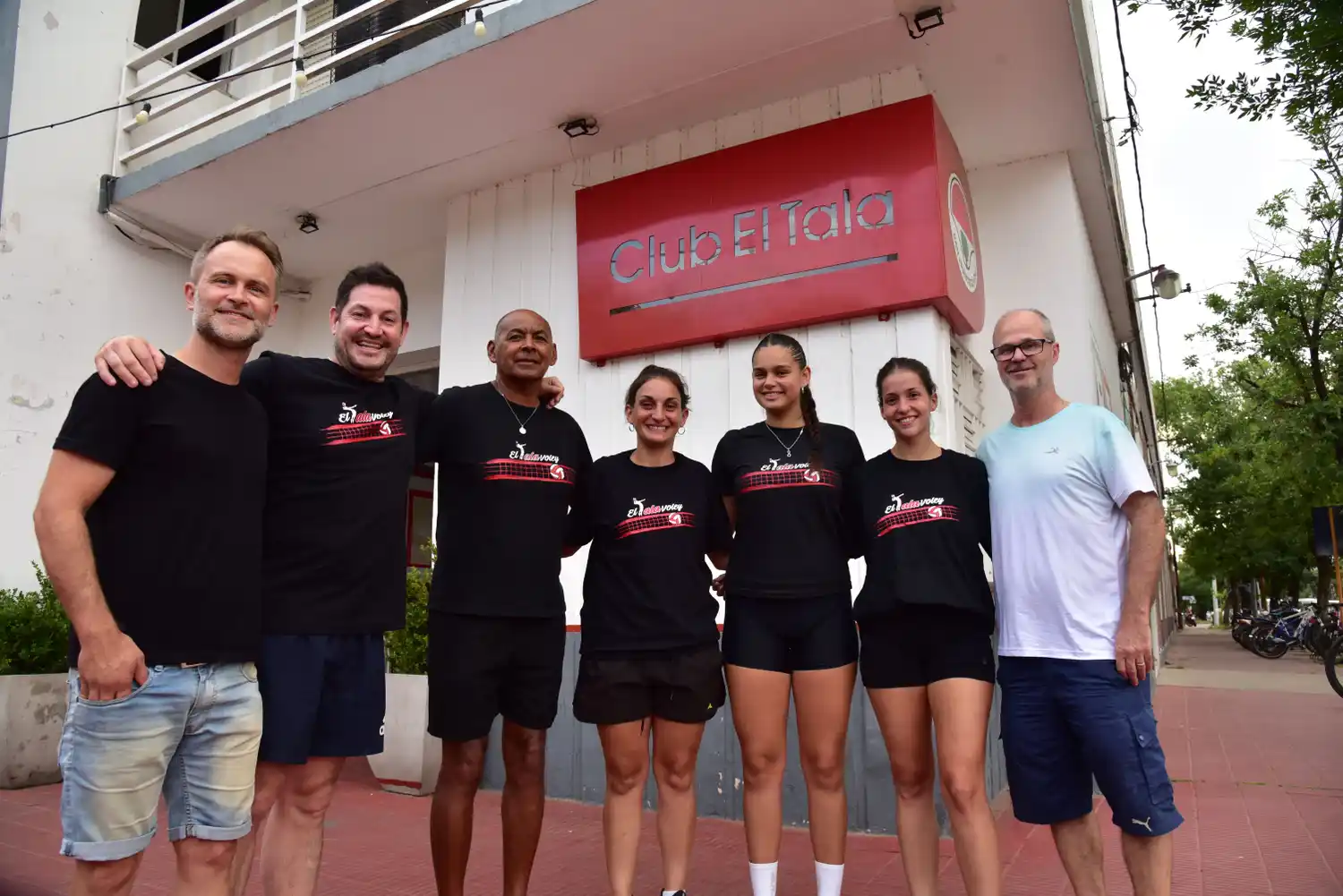 El nuevo cuerpo técnico de El Tala.