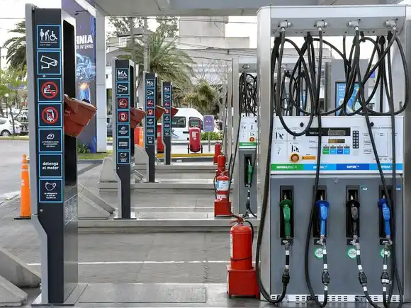 Salvo YPF, las petroleras ya avisan que habrá más aumentos en los combustibles