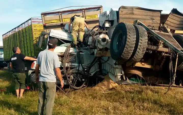 Impresionante choque entre cuatro vehículos en una ruta entrerriana