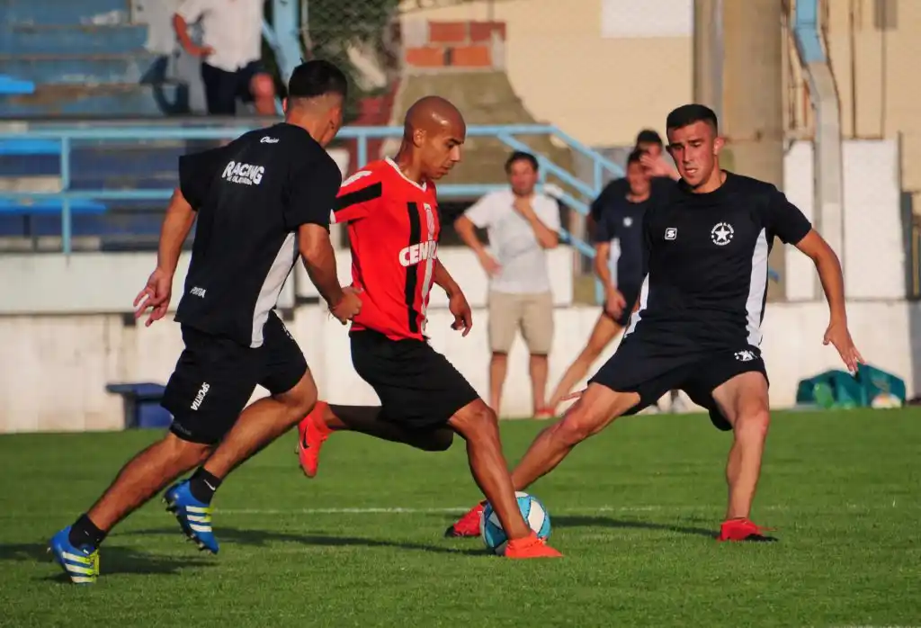 En el San Martín, Barracas Central se probó con Racing de Olavarría