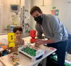 Del Potro visitó al pequeño Isi, que sigue aguardando por un corazón