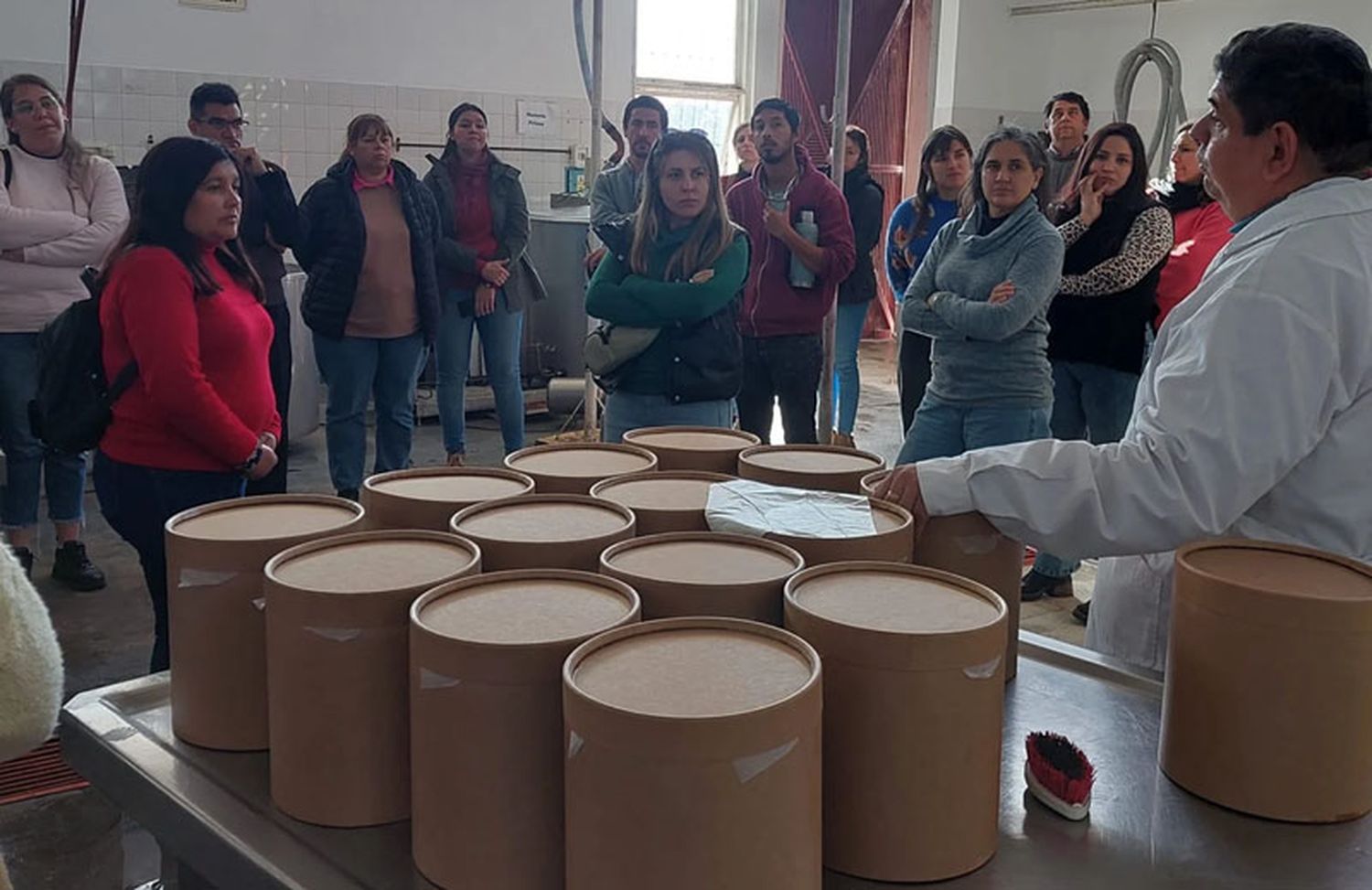 La Escuela Agrotécnica elabora el dulce de leche del mejor alfajor triple del país