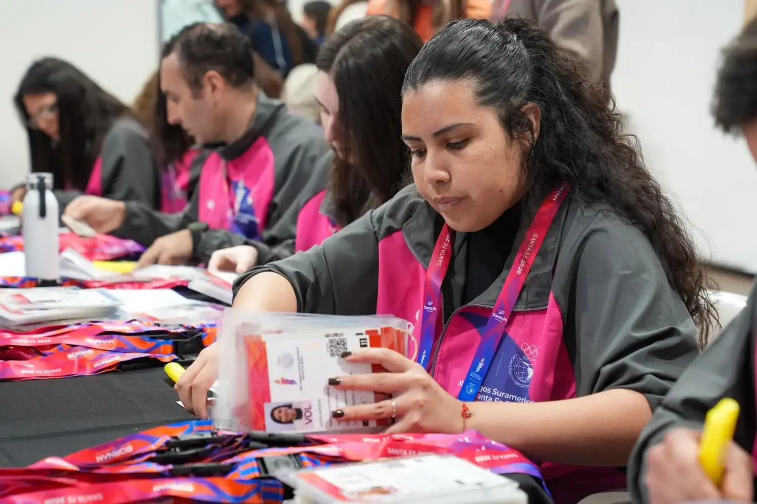 Juegos Suramericanos Santa Fe 2026: entregaron los kits a los voluntarios que serán parte del evento - 5