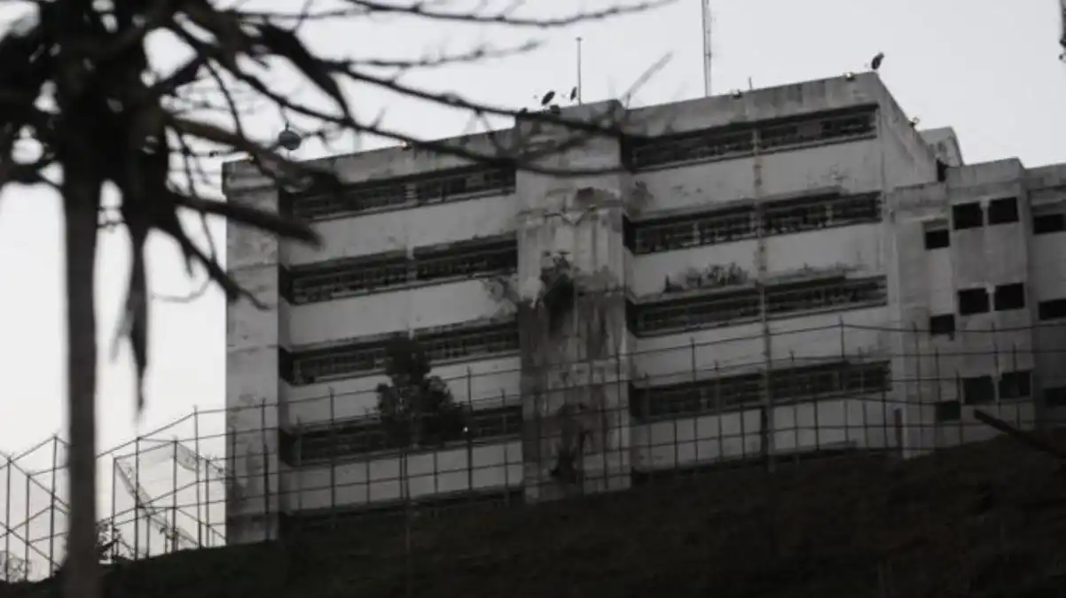 Denuncian que niña de 13 años fue obligada a desnudarse y mostrar sus genitales durante una visita a preso político en Ramo Verde (VIDEO)