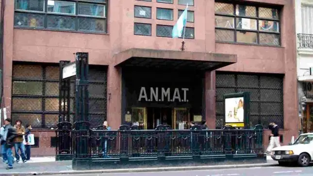 La Anmat prohibió la venta de una marca de leche para bebés
