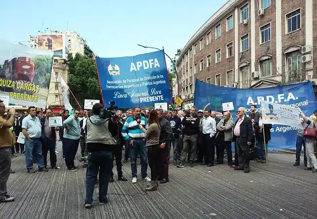 Personal jerárquico de ferrocarriles anunció un paro en todo el país