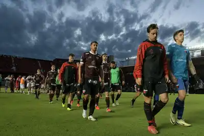 Colón empató con Morón y aseguró la permanencia en la categoría