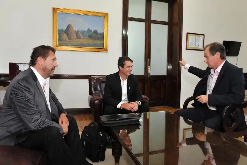 Bordet prioriza para Concordia la trama vial, escuelas y agua