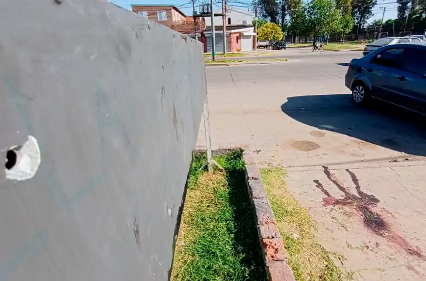 Balearon a dos adolescentes de 14 y 15 años en el Fonavi de Seguí y Calchaquí