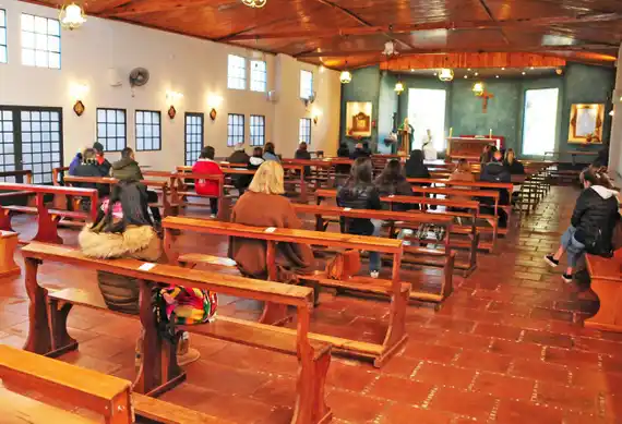 Por el límite de asistentes, se debe sacar turno para las misas de los fines de semana