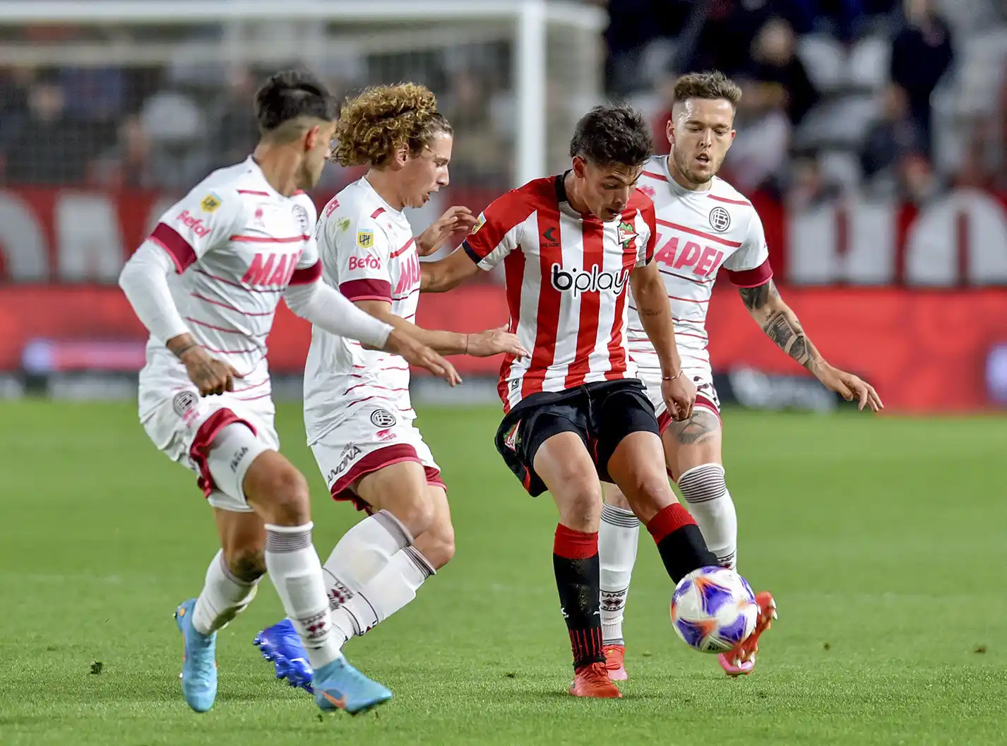 Estudiantes festejó ante el granate en La Plata.