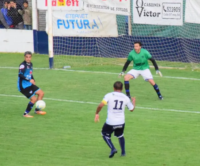 Empate y negocio para ser finalista