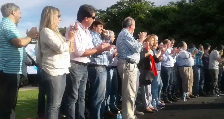 Parrilli, Poletti y Alicia Castro fueron los oradores del acto kirchnerista en Vuelta de Obligado