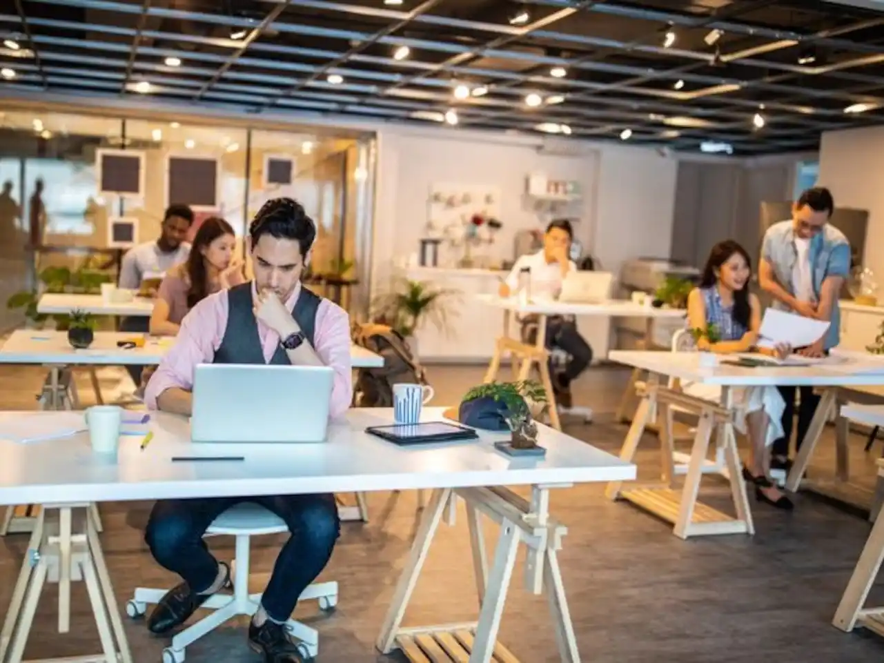El proyecto del Pro busca incorporar espacios de coworking en las bibliotecas municipales.