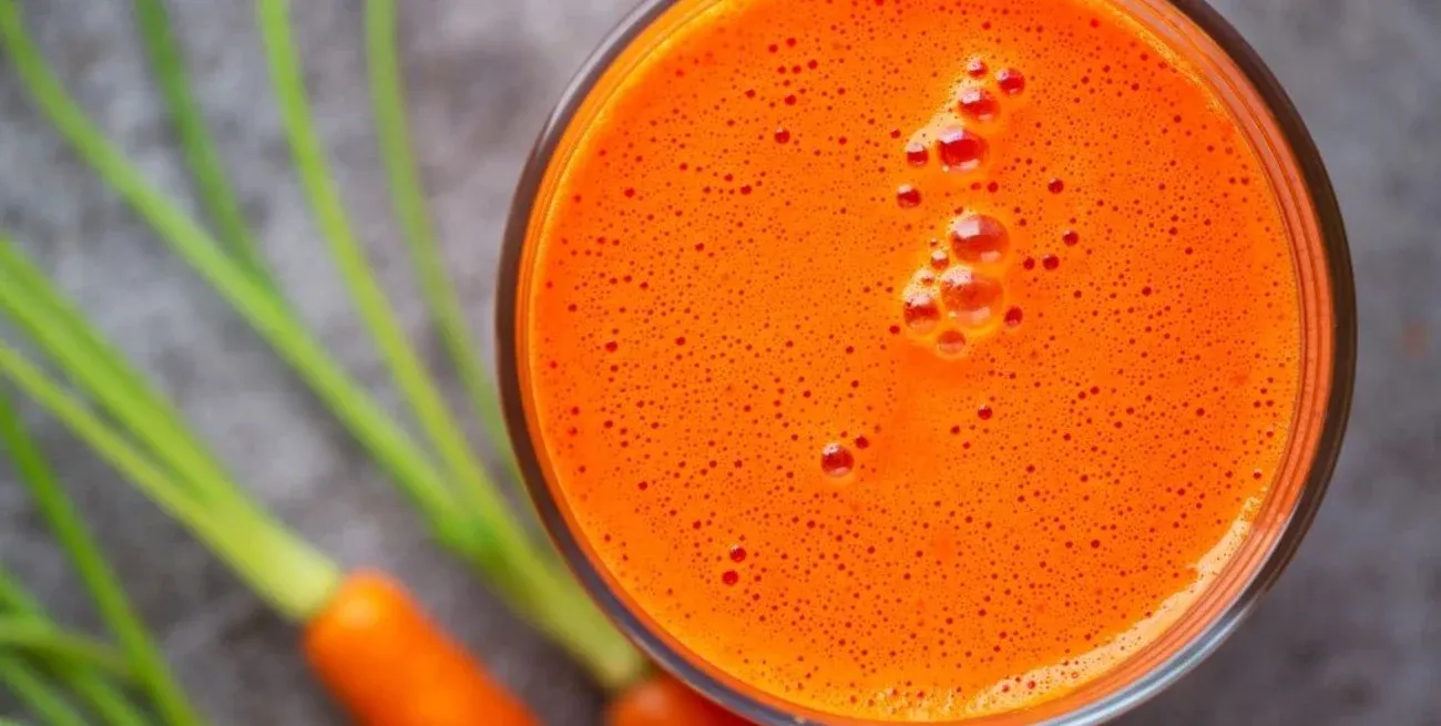 Jugos de zanahoria: el poder natural para tu piel, corazón e inmunidad.