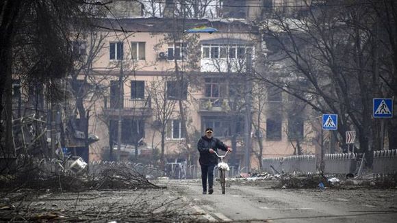Soldados ucranianos resisten en el último reducto que les queda en Mariupol