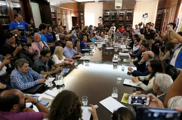 Tras el incidente con un sindicalista, se reanudó la paritaria docente