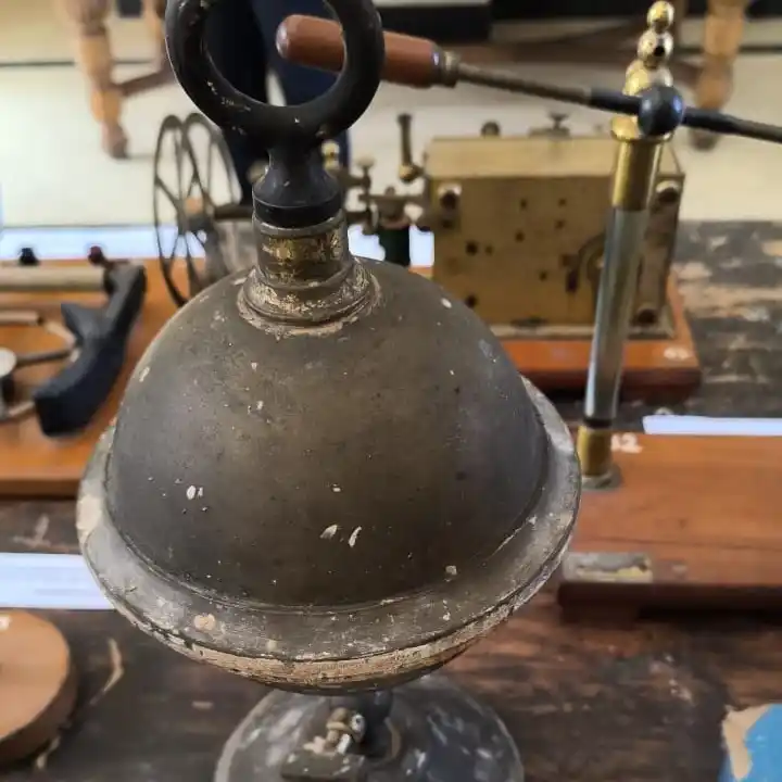 La Escuela Normal inauguró la muestra  “Aquel laboratorio de ayer”