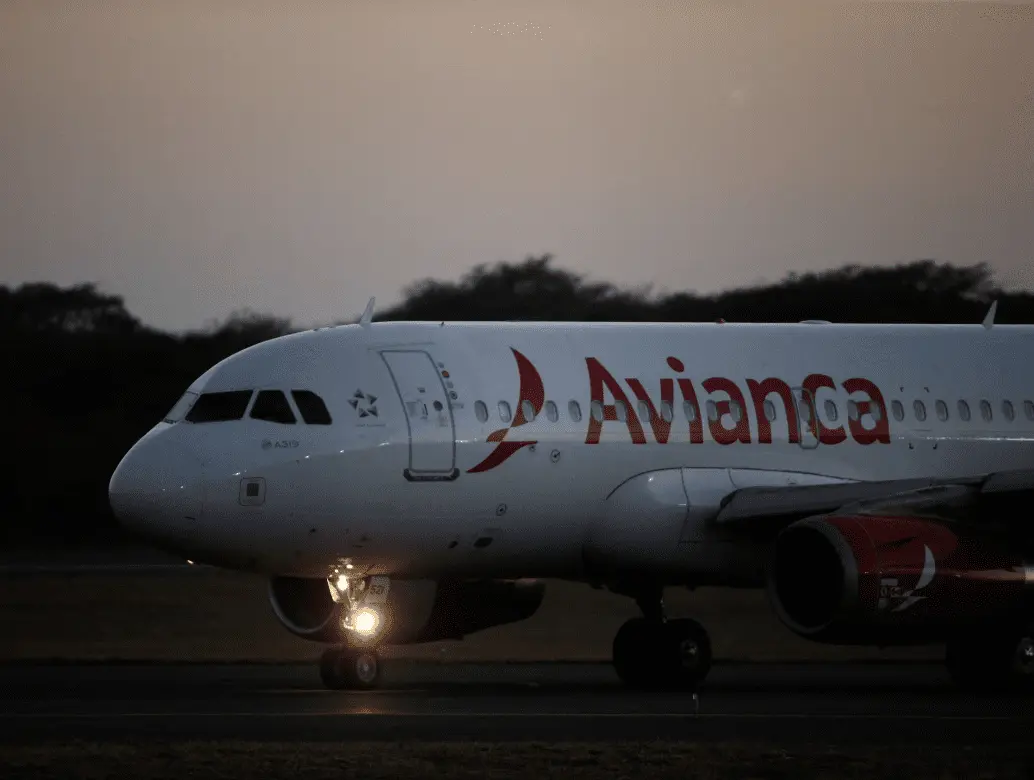 Pánico en un vuelo de Avianca que aterrizó de emergencia (+Video)