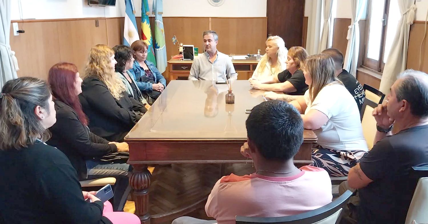 El intendente recibió a representantes de las comparsas