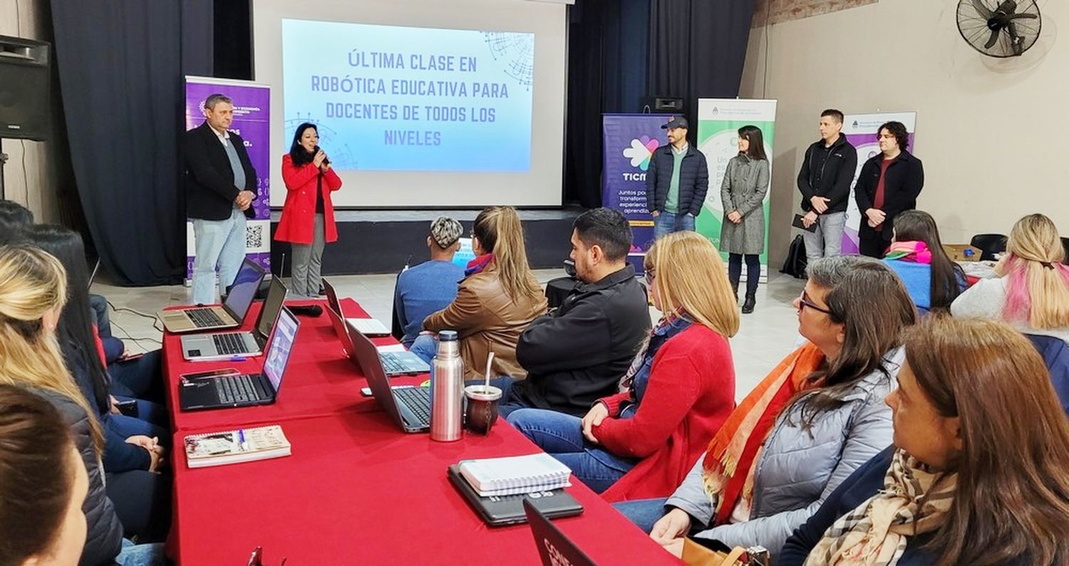 La Municipalidad de Concordia realizó una capacitación docente en Robótica Educativa