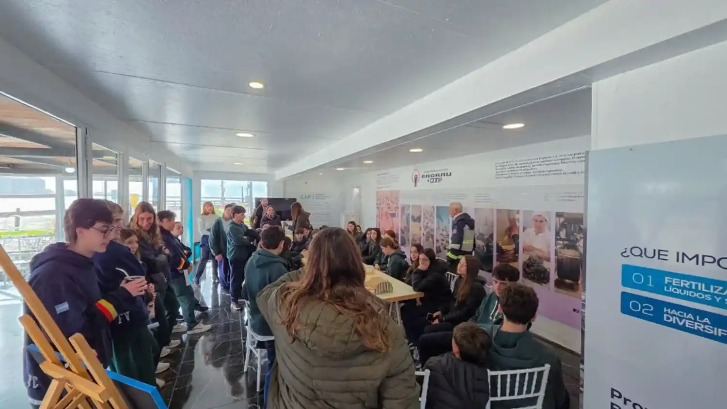 Visita alumnos de Balcarce al CIP