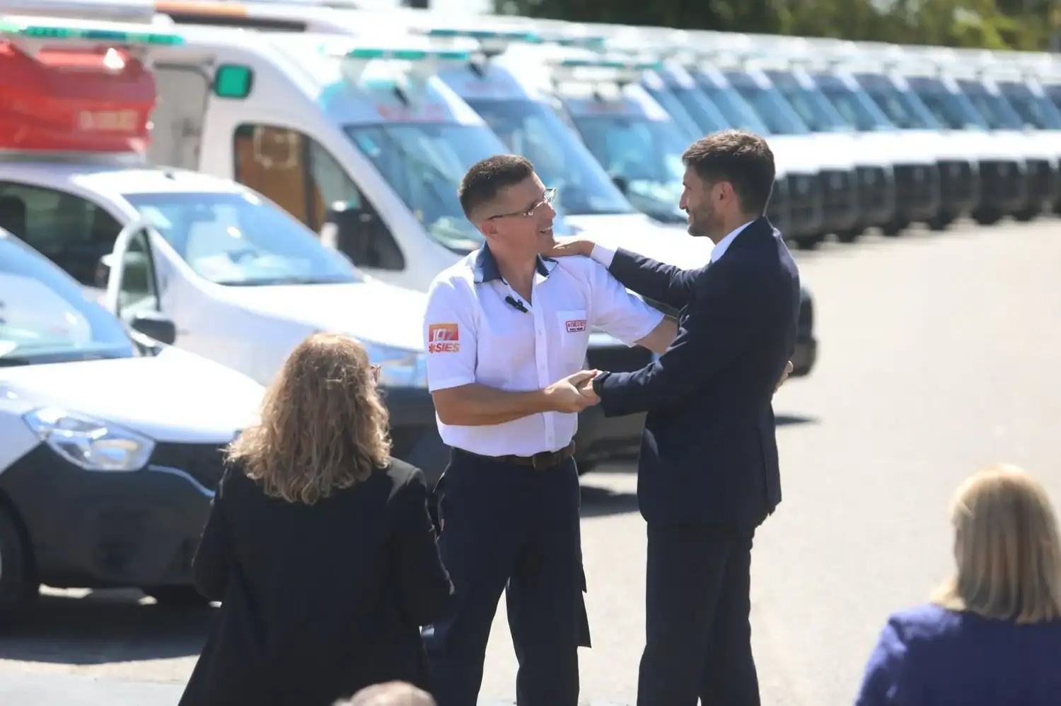 El gobierno de Santa Fe incorporará 103 ambulancias 0 km para fortalecer el sistema de emergencias SIES 107 - 1