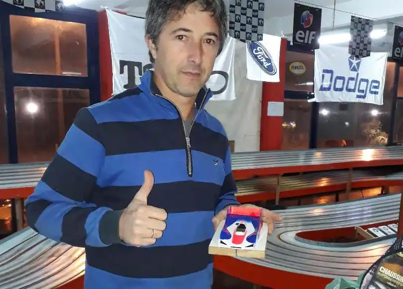 Nicolás Valencia se hizo del torneo de Automodelismo 1.24, en categoría T.C.