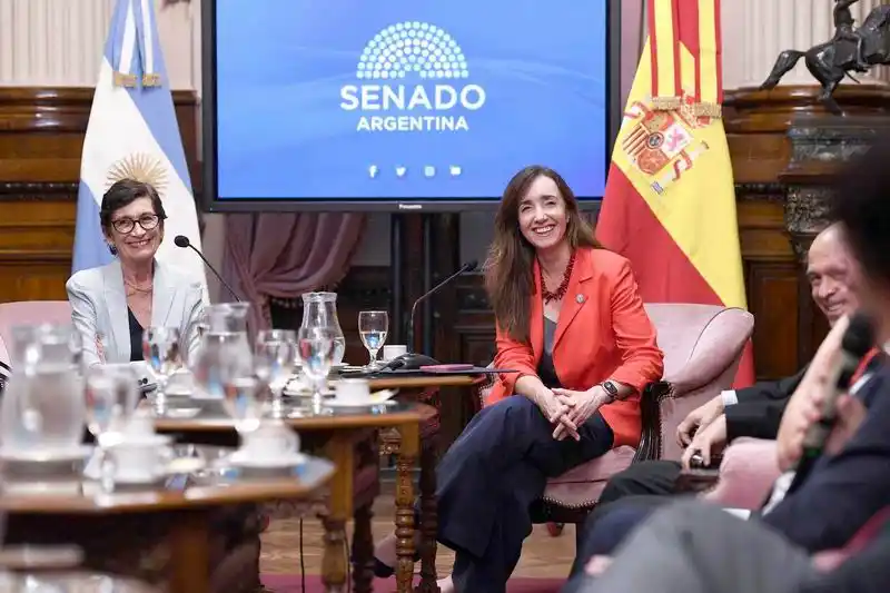 Al filo de terminar el período extraordinario, el oficialismo
en el Senado convocaría a sesionar por lavado de activos