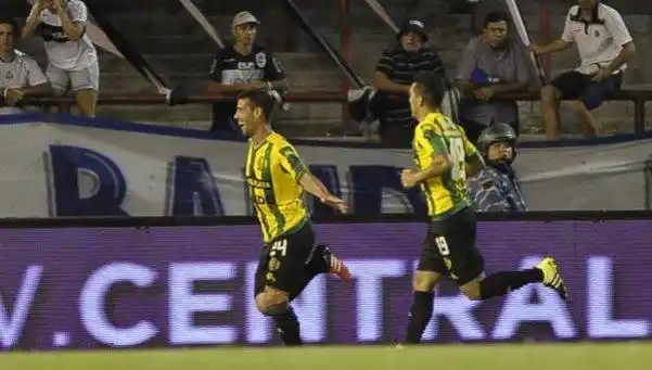 Aldosivi goleó y lastimó a Gimnasia