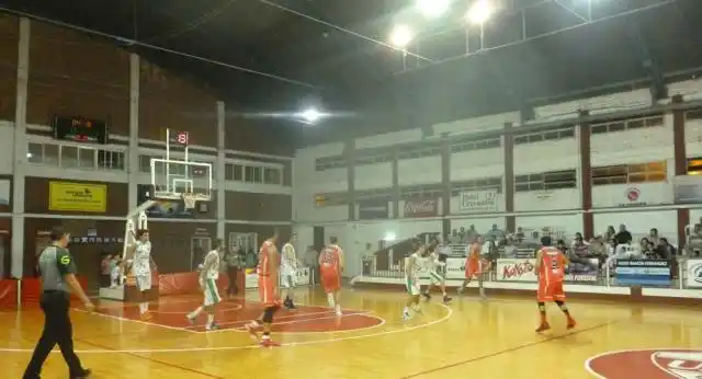 Unión de Goya le ganó a B.H. pero ambos están en Cuartos de Final