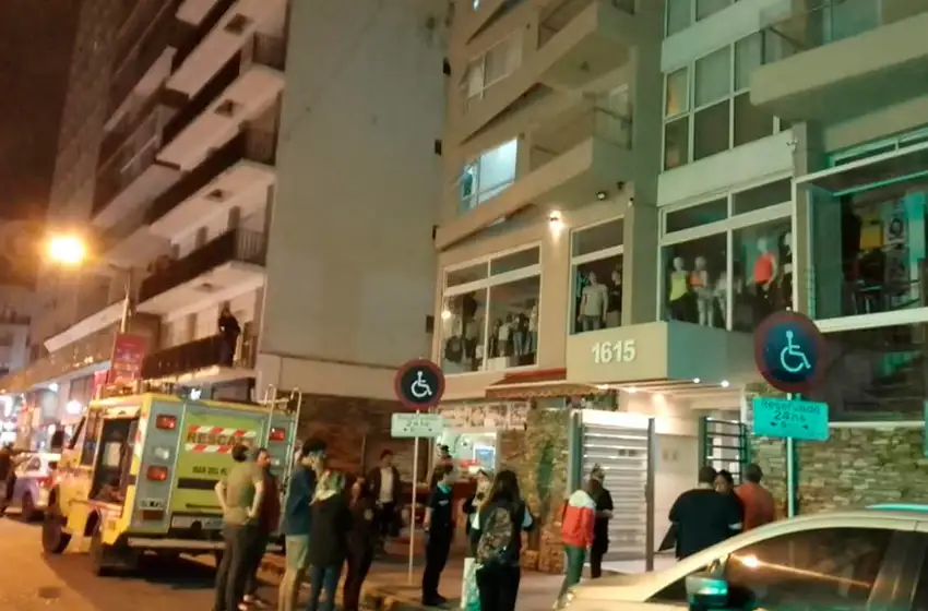 Incendio en el centro: mujer policía tuvo intoxicación leve