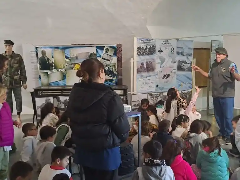El programa EduTurismo convierte museos, plazas, instituciones, fábricas y reservas naturales en “aulas abiertas” donde el conocimiento se construye con los pies en el territorio y el corazón en la comunidad.