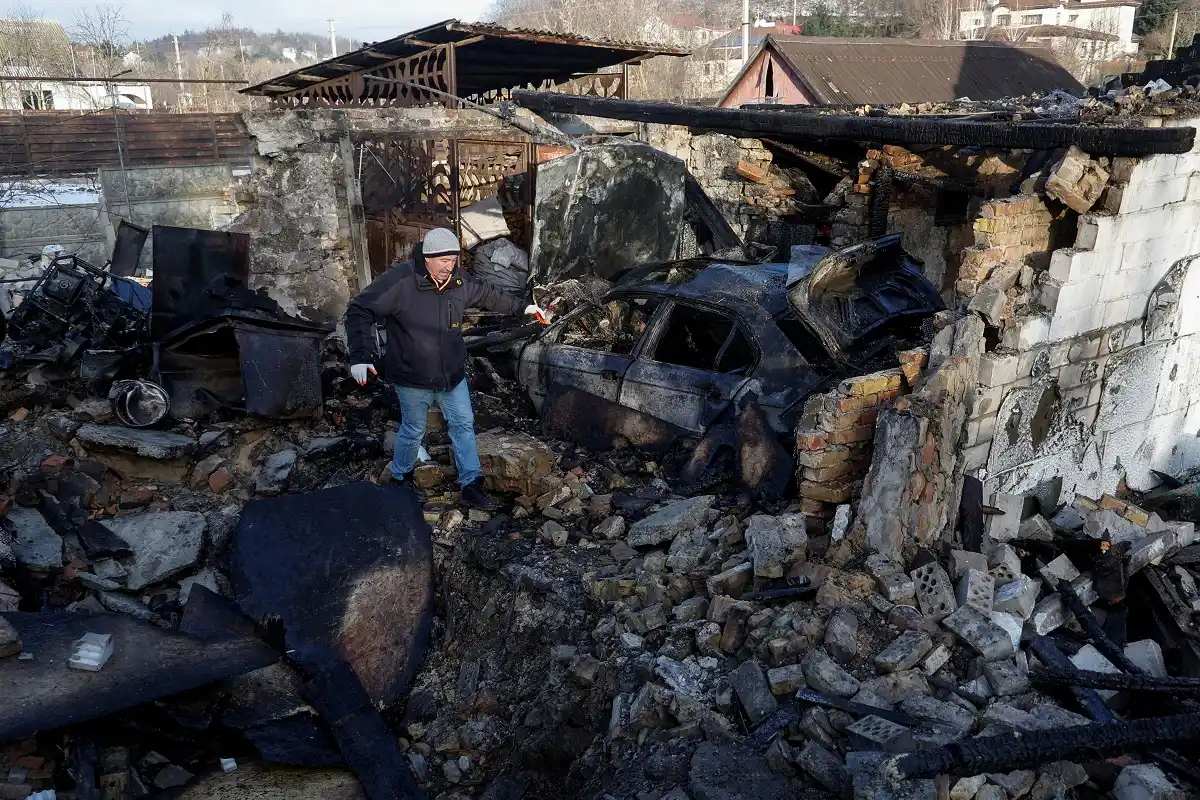 El ataque afectó a infraestructura y viviendas de Kiev.